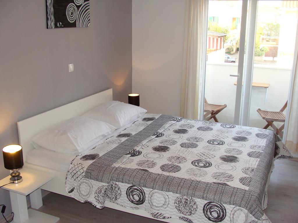 Guest House Dragić - Anex Zadar Zimmer foto